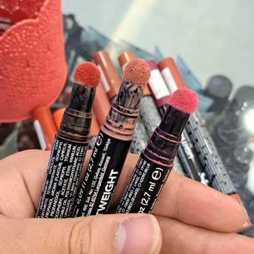 رژ لب پودری پد دار لایت ویت Lip Powder فلورمار (شماره استعلام بگیرید)
