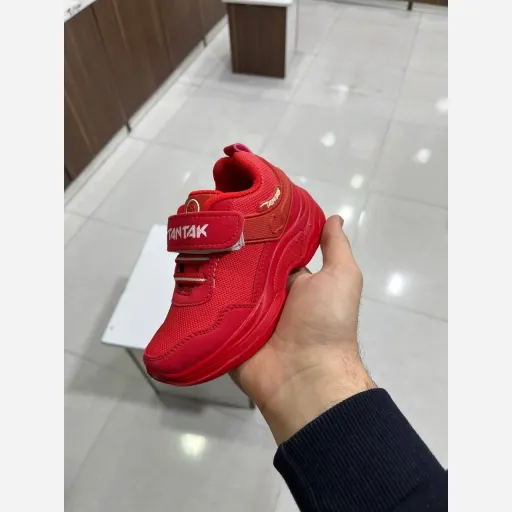 کفش کتانی بچگانه دخترانه و پسرانه تن تاک مدل شادلی رنگ قرمز