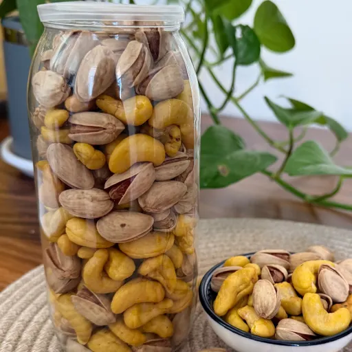 مخلوط پسته نمکی و بادام هندی زعفرانی 270گرم