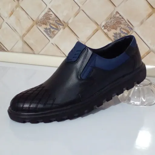 کفش مردانه چرم صنعتی تک سایز 43 باارسال رایگان سایز 43