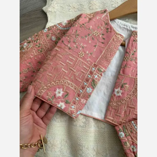 ست کت کتان سوزن دوزی شده و سارافون توری دخترانه مناسب 3 تا 9 سال گزینه ها ۵