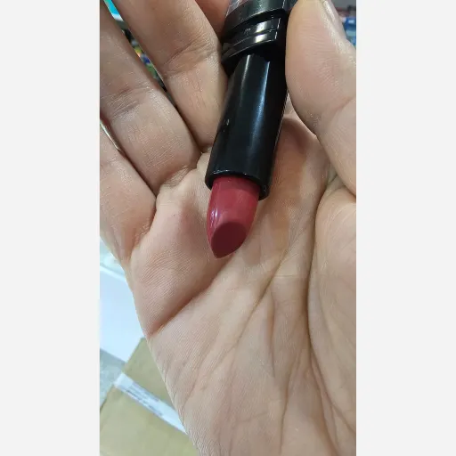 رژ جامد ایواز شماره 133،موجودی سوال شود