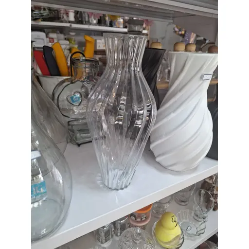 گلدان شیشه ای شفاف
