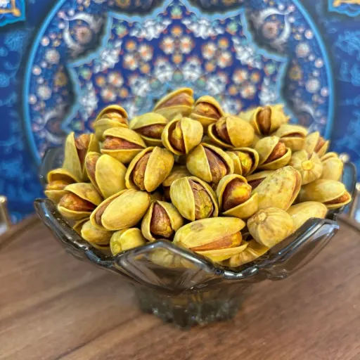 پسته زعفرانی اکبری