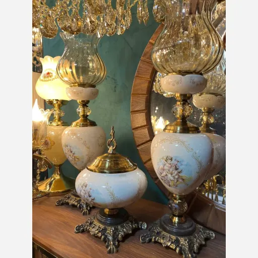 ست شمعدان و شکلات خوری چینی مدل پارمیس  رنگ قرمز