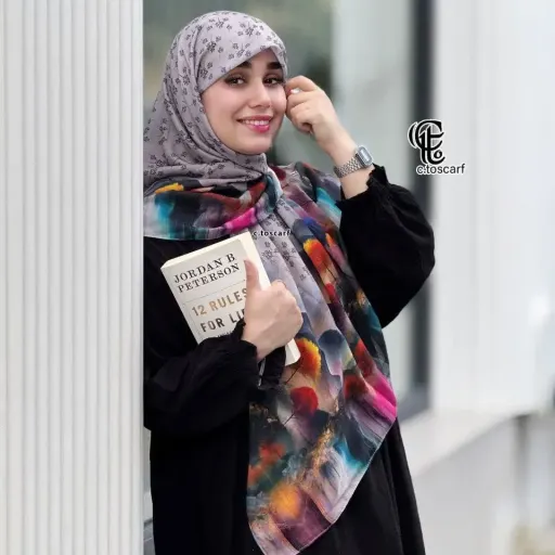 روسری نخی پارمیس طرحدار زمینه طوسی قواره بزرگ 140 سانتیمتر