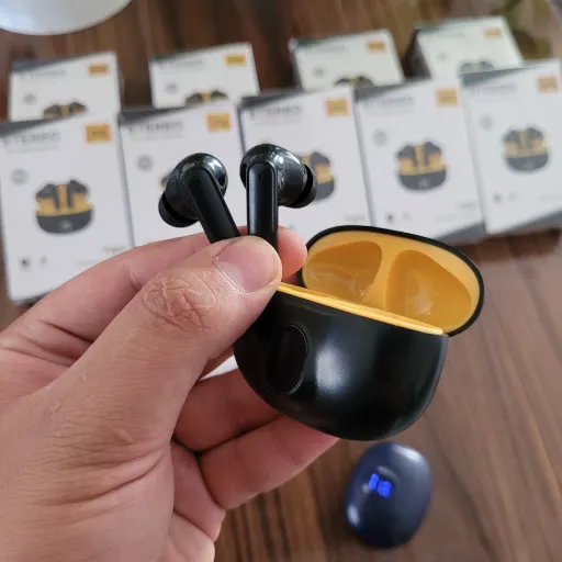 ایرپاد STEREO پرو ورژن 2025 نویز  کنسلینگ لمسی صحفه نمایش دار با کیفیت  رنگ ابی