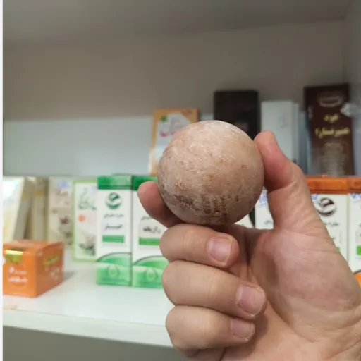 گوی نمک مناسب ماساژ و رفع خستگی و دفع انرژی منفی،تزئینی قطر 6 سانتی وزن 260 گرم