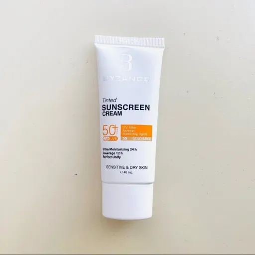ضد آفتاب رنگی بیزانس spf50 رنگ 30 حساس و خشک
