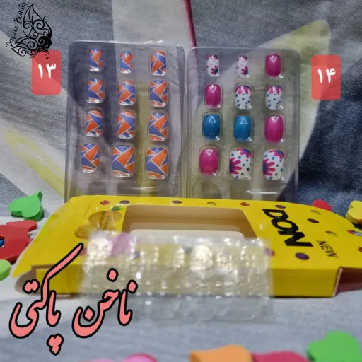ناخن مصنوعی طرح دار همراه چسب (کوچیک مناسب دست بچه) شماره 19