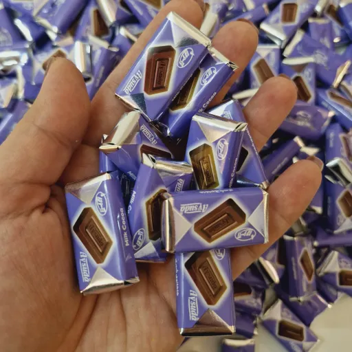 شکلات ستاره شیری ایسودا یک کیلویی وزن 1000 گرم