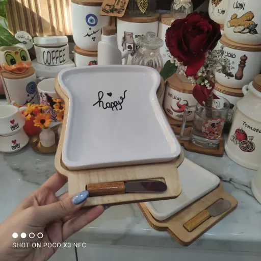 ظرف سرو سرامیکی همراه با زیر چوبی 