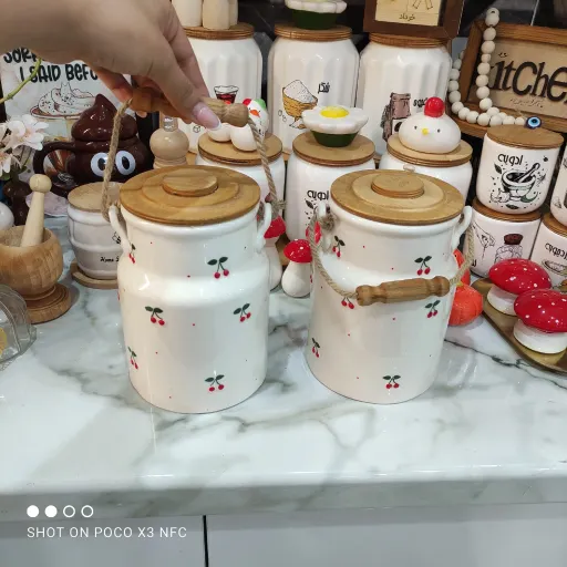 بانکه سرامیکی آلبالو برجسته سایز بزرگ باکیفیت درب چوبی