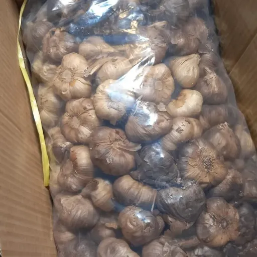 سیر سیاه همدان درجه یک و دست چین شده  در وزن های مختلف 500 گرمی 2