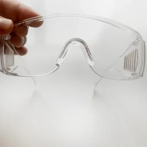 عینک محافظ آزمایشگاهی مدل CRYSTAL سبک و شفاف