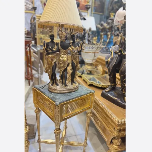 آباژور سلطنتی رو میزی سه زن 