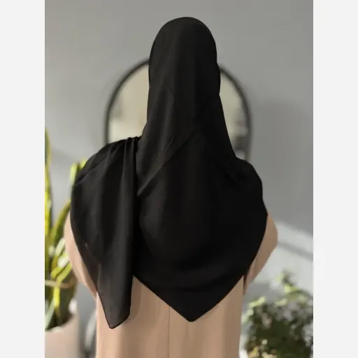 روسری مجلسی مشکی حریر ژرژت قواره 135 لطیف و سبک قواره 140