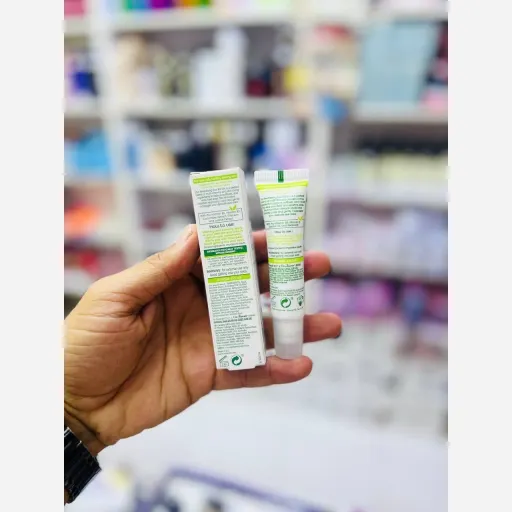 کرم دور چشم غلتکی سیمپل ، Simple Revitalising Eye Roll-On  