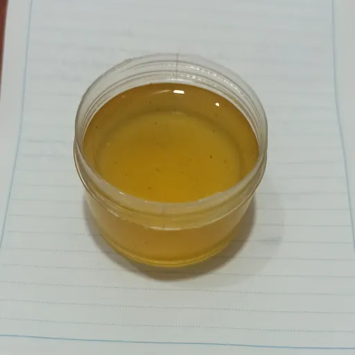 علک و عسل طبیعی