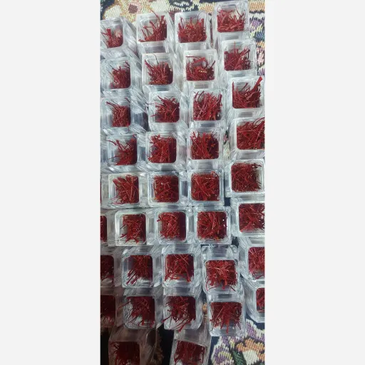 زعفران نیم گرم 1 عدد